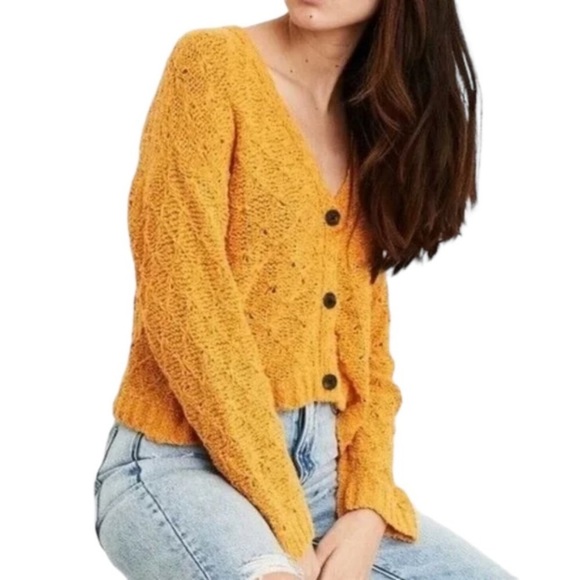 American Eagle Outfitters Sweaters - American Eagle oversized cropped cardigan.